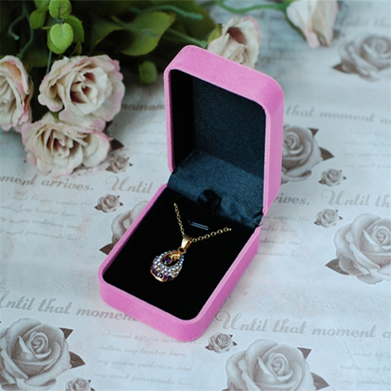 2016 1  /  7.8 * 6.0 * 3.1cm ũ      Ͱ ÷  Ʈ /2016   1pc/lot 7.8*6.0*3.1cm Pink Velvet Jewelry Necklace Packaging Box Ear
